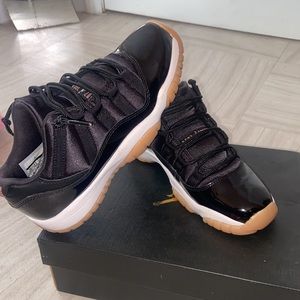 Jordan 11 retro low